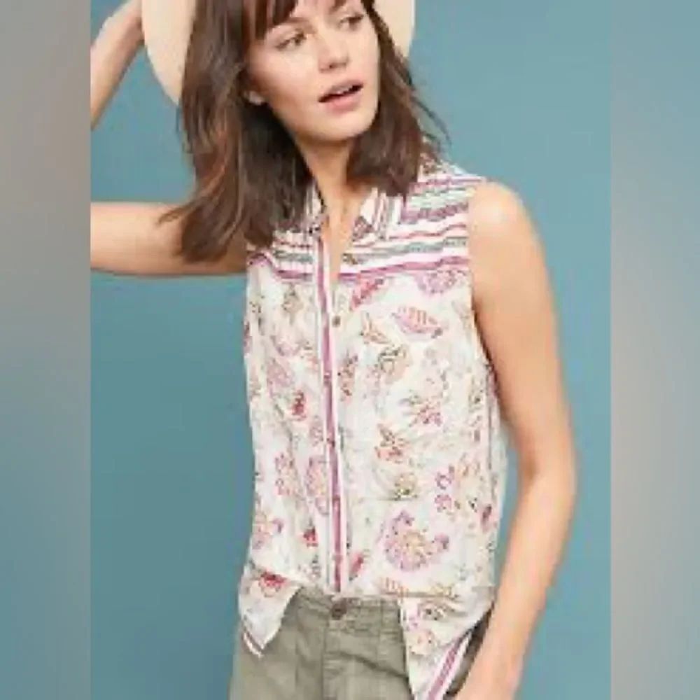 Anthropologie Akemi + Kin Ira Sleeveless Contrast Print Button Up Blouse